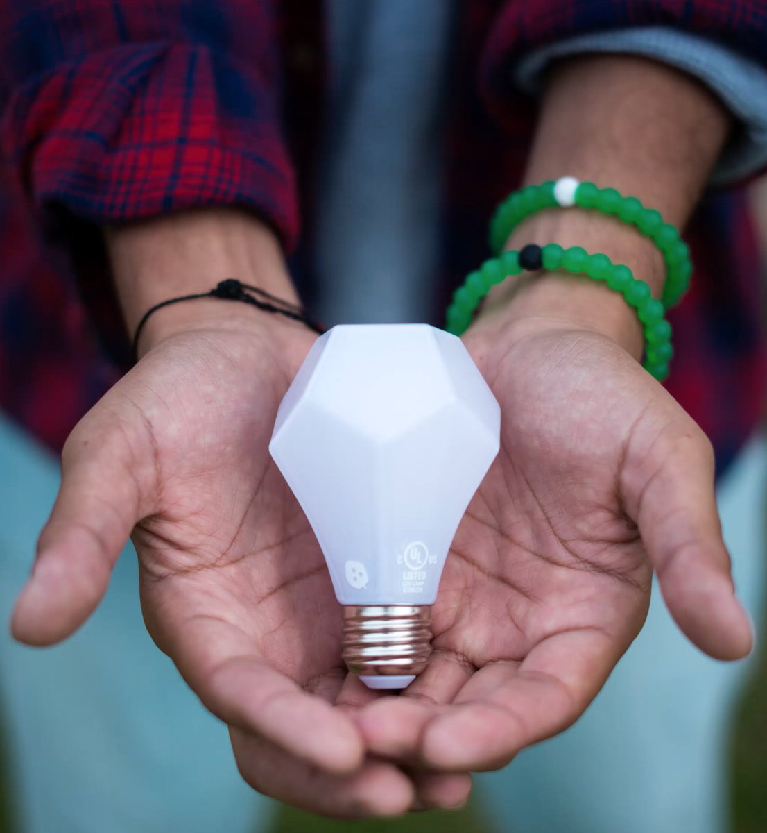 livelokai's tweet photo. Introducing the Lokai Balance Bulb powered by Nanoleaf Gem. Its unrivaled efficiency makes it easy to go green #livelokai https://t.co/ziyhbubUCg