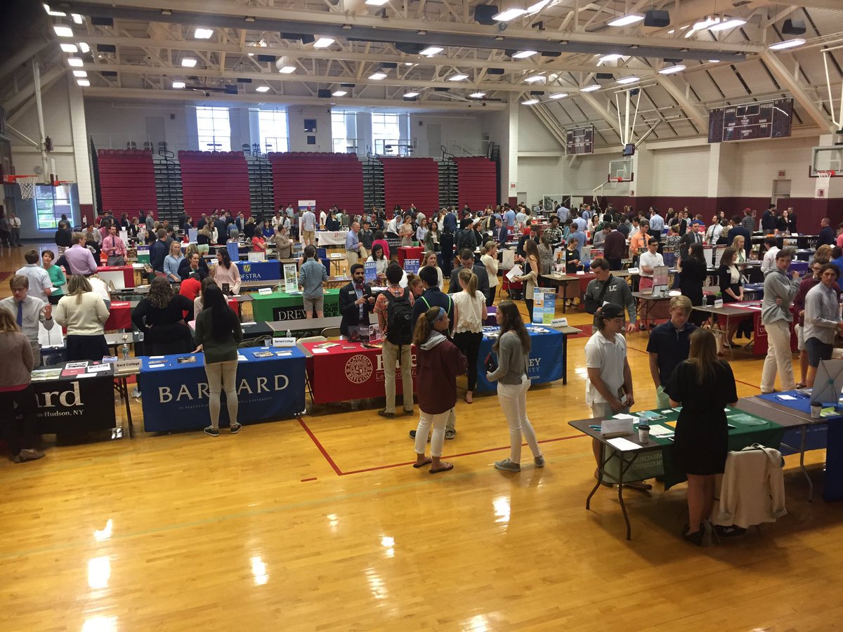 loomischaffee's tweet photo. #SpringCollegeFair #LCCollegeGuidance #LoomisChaffee https://t.co/ZTi3WrwU0O