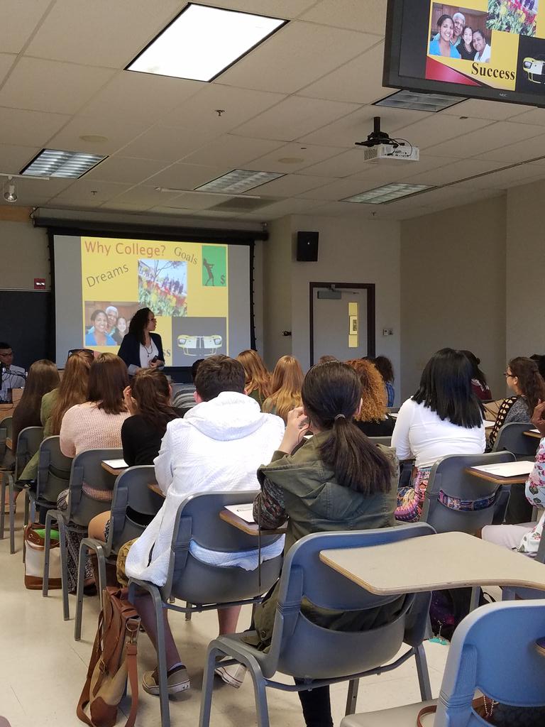 APMrWhitMEd's tweet photo. Liberty Juniors visiting @BloomsburgU to kick off #AllCollegeWeek @LibertyHigh @BASDSUPT https://t.co/4pYaWMVsux