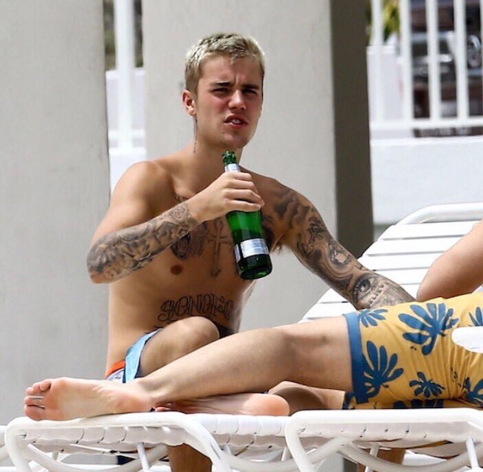 biebereligions's tweet image. drunkstin has my heart