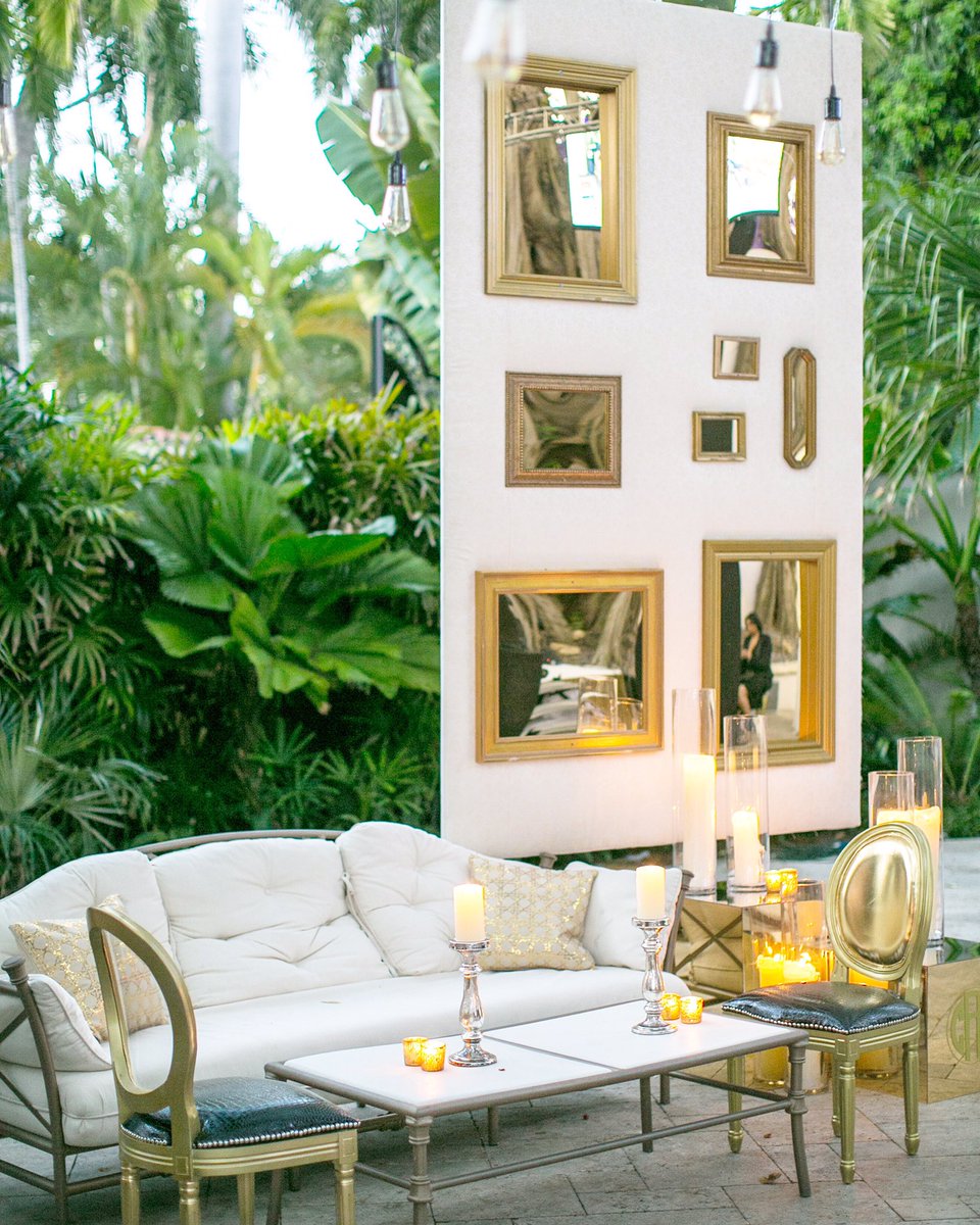 Mirror, mirror on the wall ... 💍✨
Outdoor lounge setup for a wedding in the sunshine state ☀️
#BiancaBInc #EdLibbyEvents #BobConti #Weddings