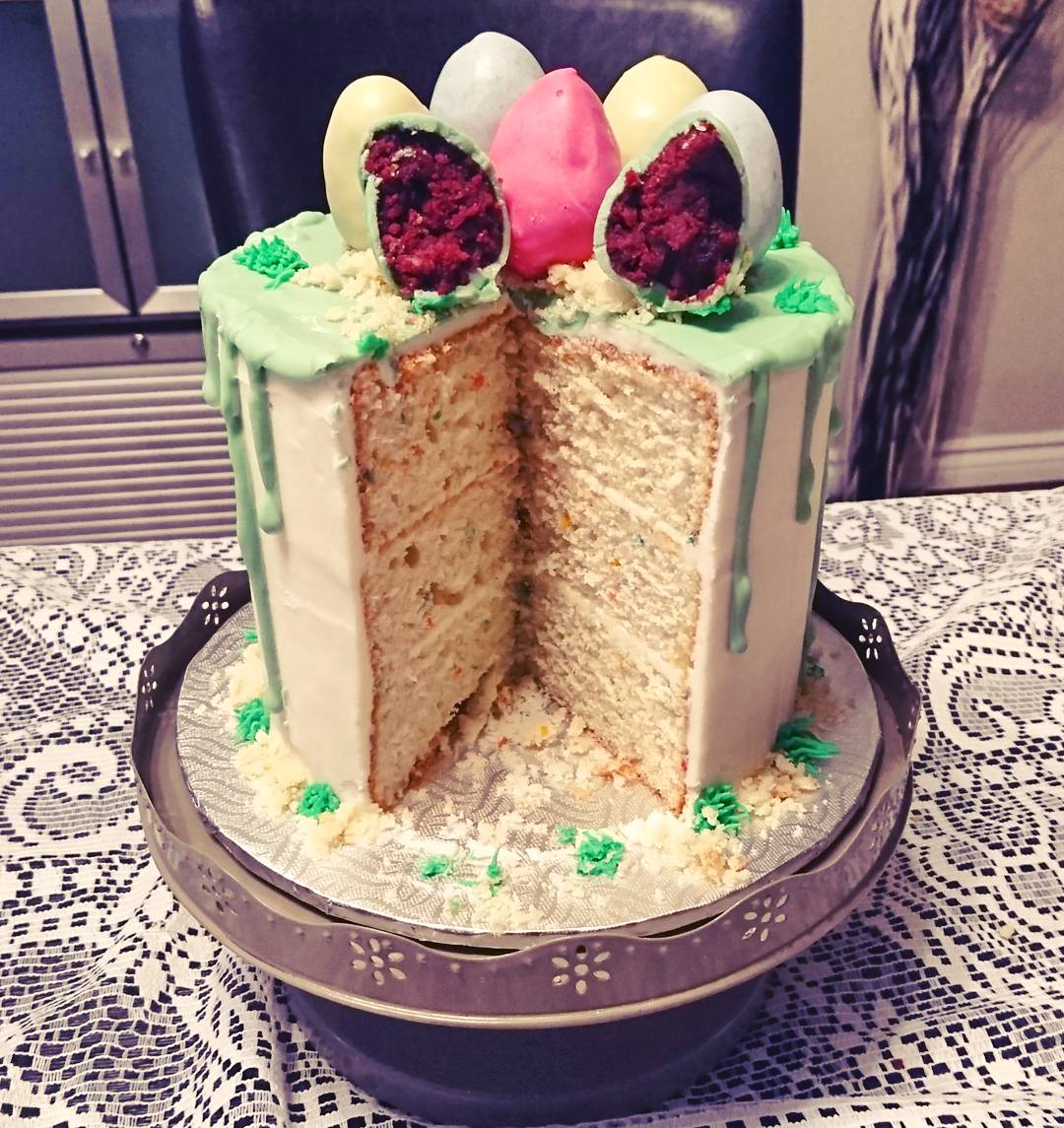 Er9cka's tweet photo. Easter Cake #redvelvetcakepops #vanillasprinklescake #dripcake #eastereggs #easter #baking #cake #desserts #catering #foodporn #cakeboss https://t.co/xf1ZAG41xI