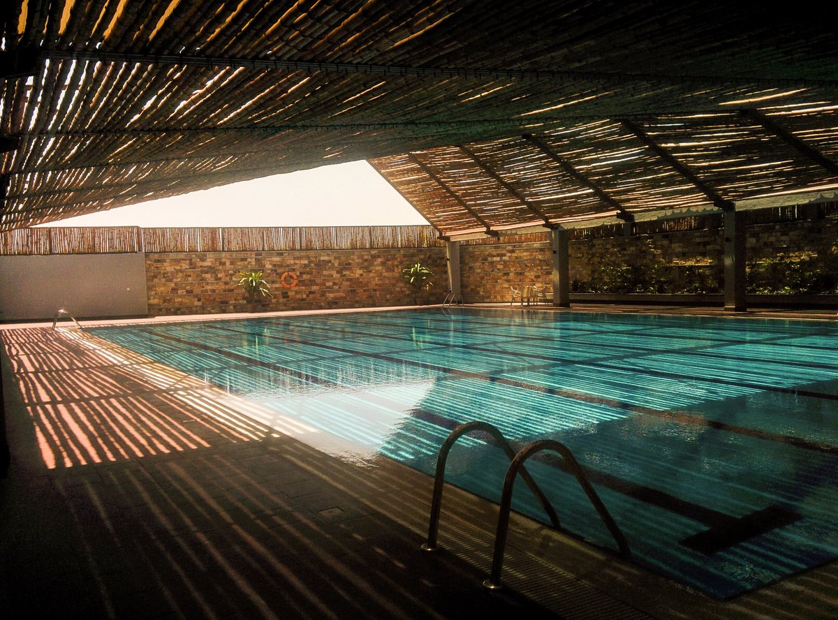 TahaAhmedFit's tweet photo. #summertime #swimming #beattheheat #HUPool #HUStudentLife #habibuniversity @HabibUniversity https://t.co/Fs5XKn1MAJ
