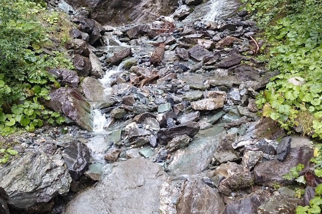 bildwasser's tweet photo. We found this little waterfall by our last hike... #madefromstone #hiking #travel #naturelovers #mountainlover #waterfall #goforawalk https://t.co/RjrPyIJIpu