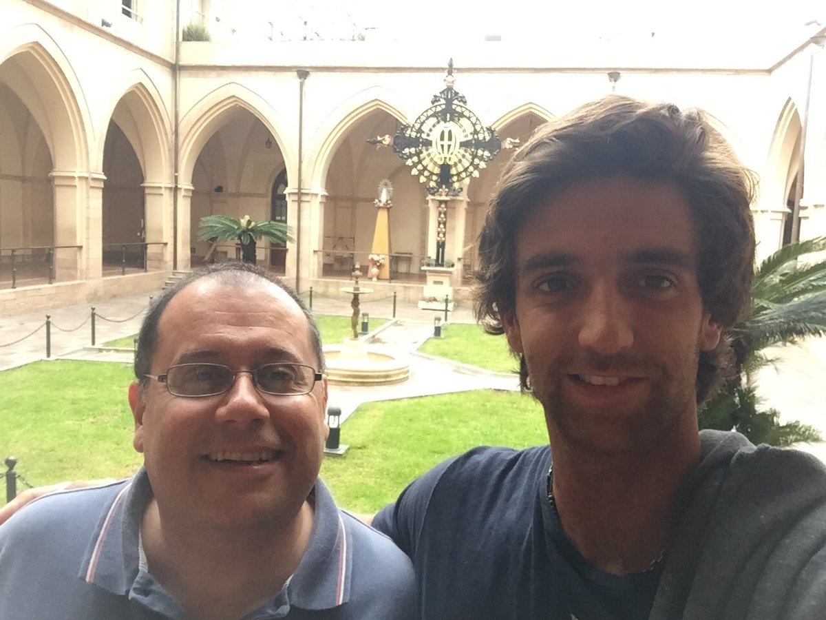 manoloh14's tweet photo. @diegoelcura el N1 gracias por tanto 👊 https://t.co/v4bLI7Rkga