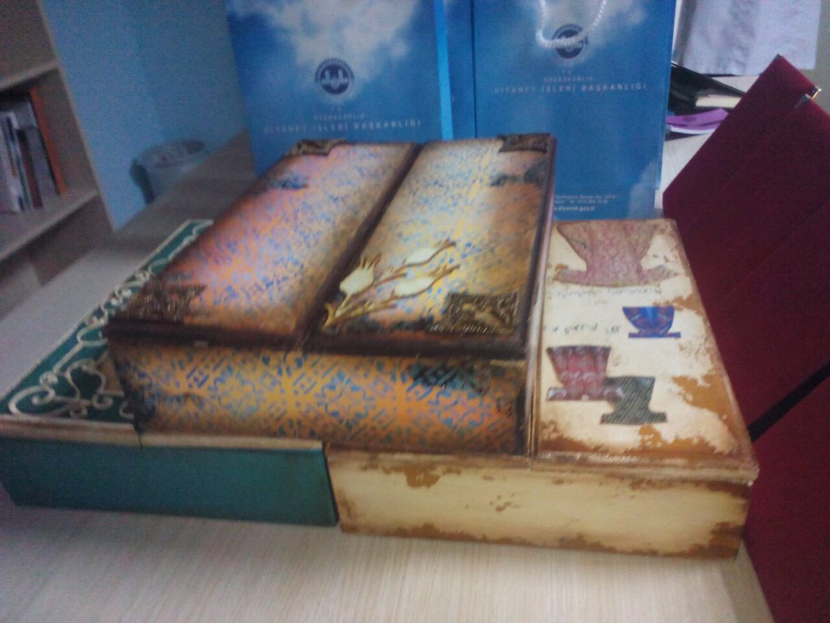 Kuran'ı Kerim yarışmacılarına hediyelerini verdik.Kedem Yönetim merkezine ve Diyanet Dini yayınlarına teşekkür ederz <a href="/kbbmustafaak/">Mustafa AK 🇹🇷🇵🇸</a> <a href="/ikose42/">ismail köse</a>