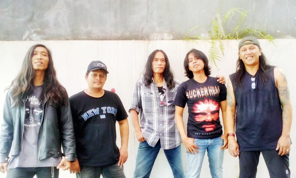 Full team Sucker Head for #HammerSonic2017 selain dibantu <a href="/Jecovox/">Roy Jeconiah</a> on vocals, Daeng Oktav membantu kami on bass \m/