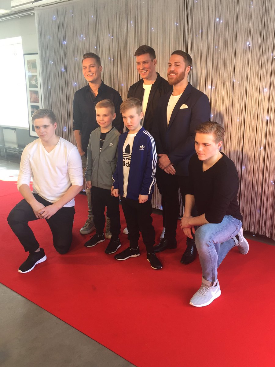 EmiliaPyykkonen's tweet photo. Cheek-elokuvan näyttelijät julki: @anttiholma tekee tuplaroolin Jarena ja Jerenä. #cheek #cheekelokuva https://t.co/CxnEeeXg9i