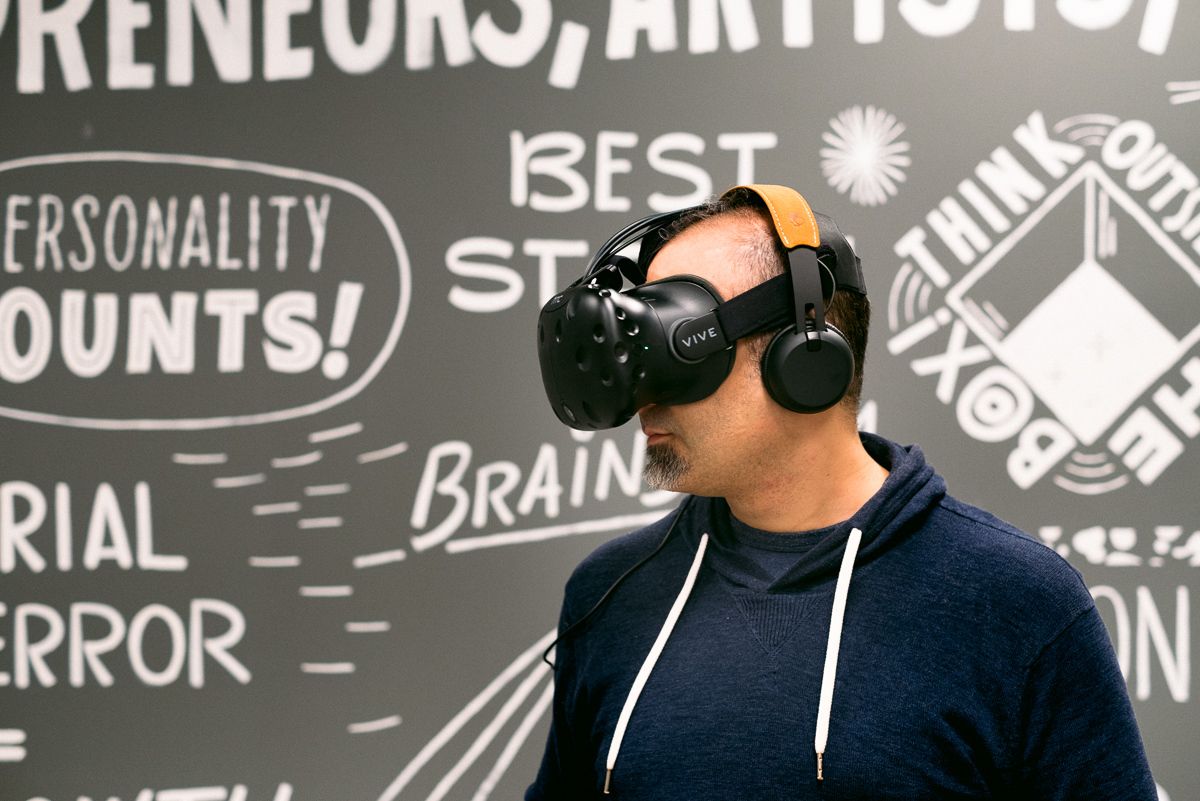 MeetupDE's tweet photo. Mi 3.5. 19 Uhr #VR Berlin Meetup Nr. 24 in der @btkfh mit @VIVE4DACH von @htcvive, Prof. Stephan Günzel vom BTK u.a. https://t.co/CodRWrfAJd https://t.co/PZOYbW5KQe
