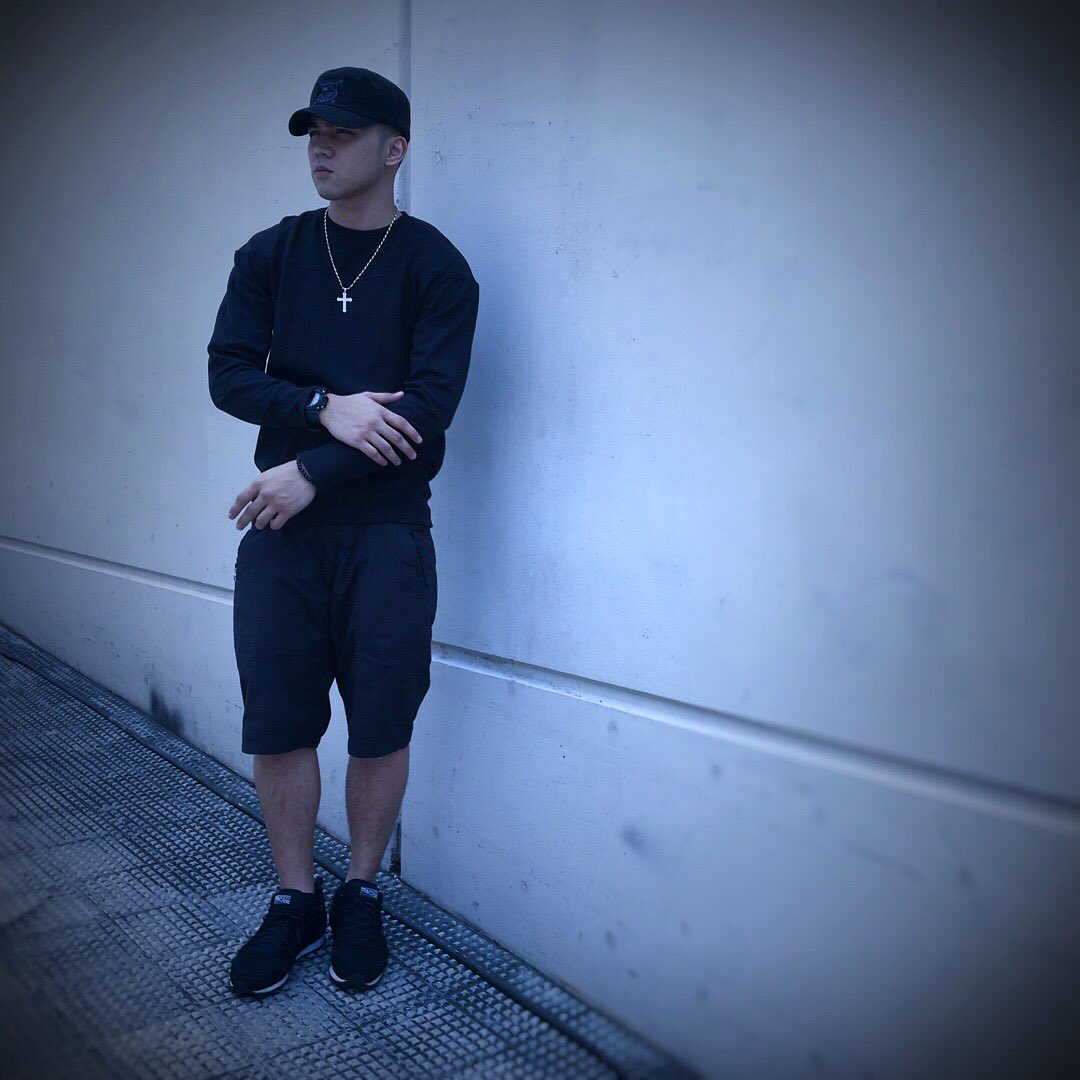 Hashtag_jimboyM's tweet photo. 👽⚫️ #skechersph #GodBlessUs https://t.co/E4YaLqSss9