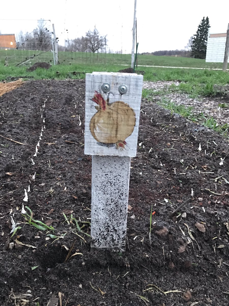 JennyJenness's tweet photo. @mifox32news is celebrating an early #EarthDay with the TC Community Garden at Historic Barns Park in @TraverseCity! https://t.co/XxTc4RvAzu