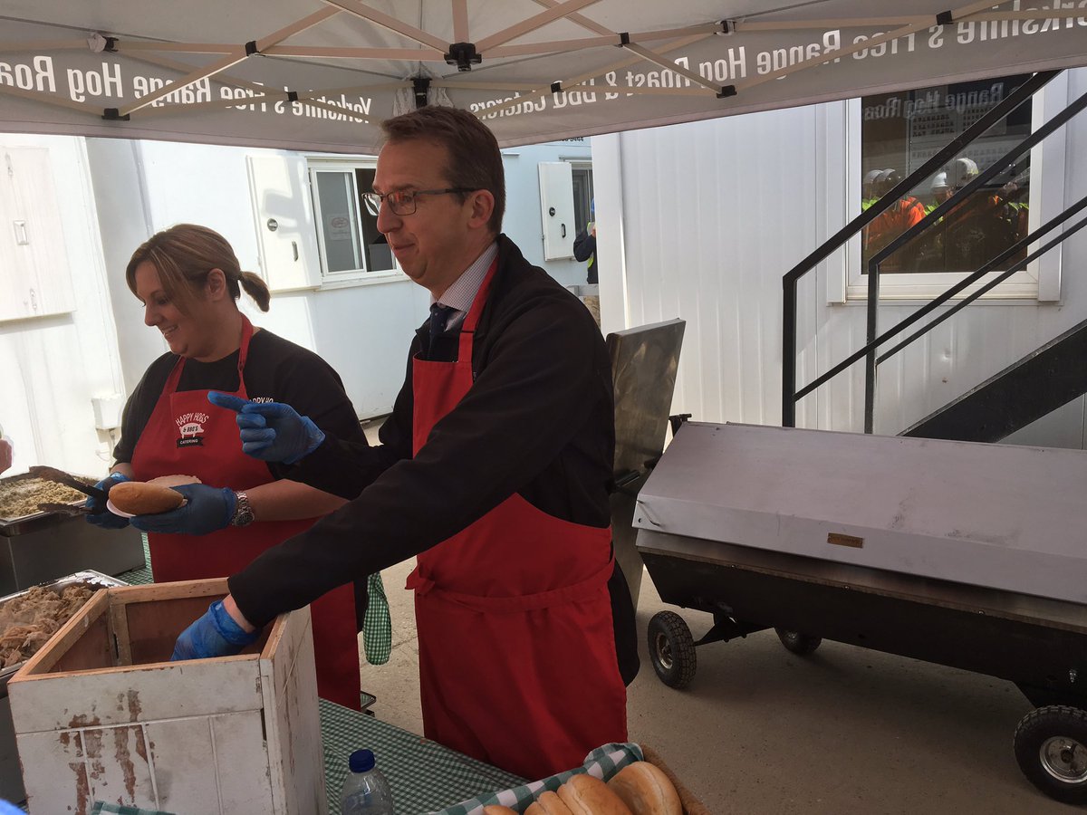 Sam_Dibaj's tweet photo. @allen_jp serving up a hog roast for operatives on construction stand-down day @IRVconstruction #StopMakeAChange https://t.co/PS5Jc7fXHS