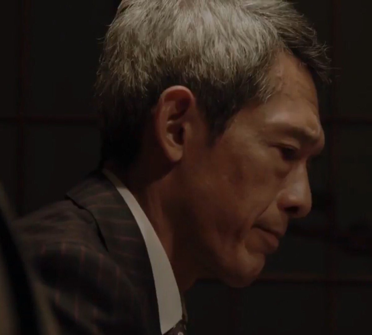 Twitter पर フジオ 佐川はんのモデルは鶴見さんだから当たり前なんだけど 茶色のストライプスーツ着られるとまんま佐川はんやん Twitter पर フジオ 佐川はんのモデルは鶴見さんだから当たり前なんだけど 茶色のストライプスーツ着られるとまんま佐川はんやん