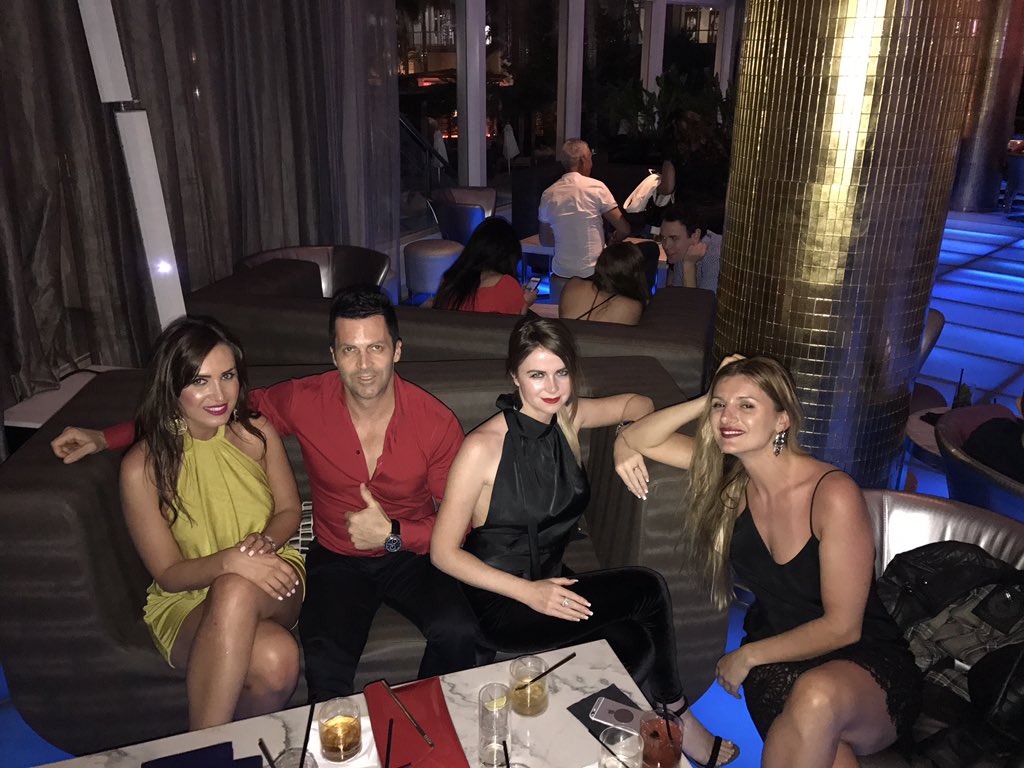 diesel_vodka's tweet photo. #Miami Vibes! @LIVmiami  🎶 🔃🍸 https://t.co/GqQQ8d0SKG