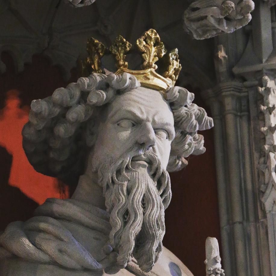 glombng's tweet photo. Garang seh... Patung raja Inggeris Zaman Pertengahan di Yorkminster Cathedral https://t.co/k03z7O1Vm8