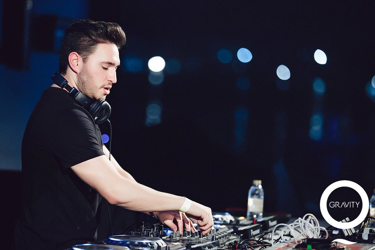 DXBeach's tweet image. Plenty of awesome pictures of you lovely people are now up on the @Zerogravitydxb Facebook page! #DXBeach #ZeroGravityDubai