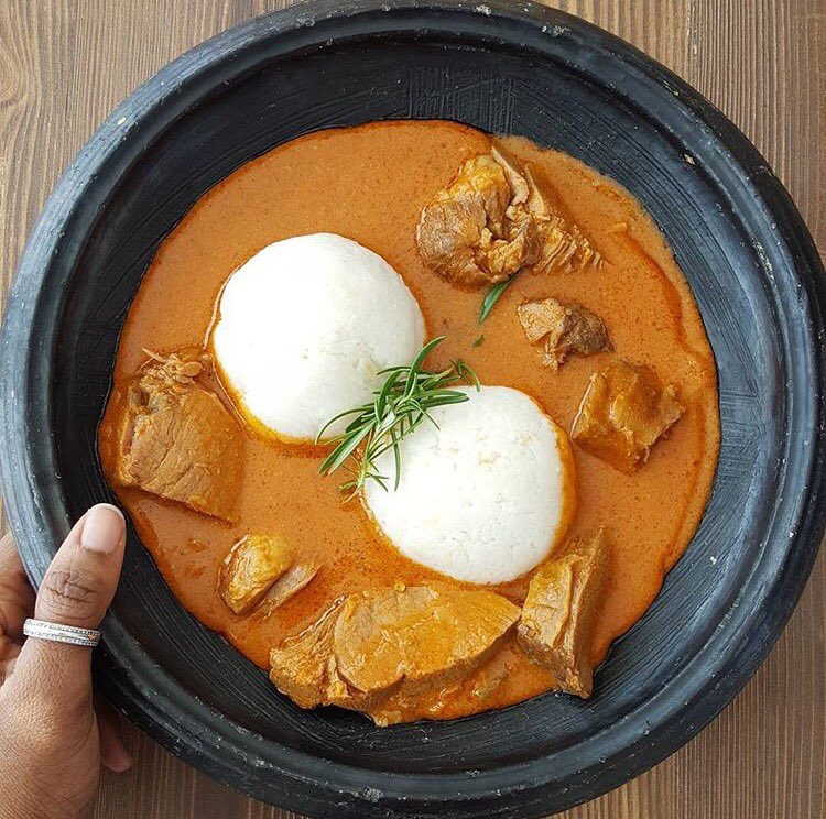 Hey lovelies! 💕@KatKangas here 🙋🏾 with #LunchInspiration for today. This #Omotuo is so perfect! 😋🤗 || #ThisIsAccra x #AccraFood