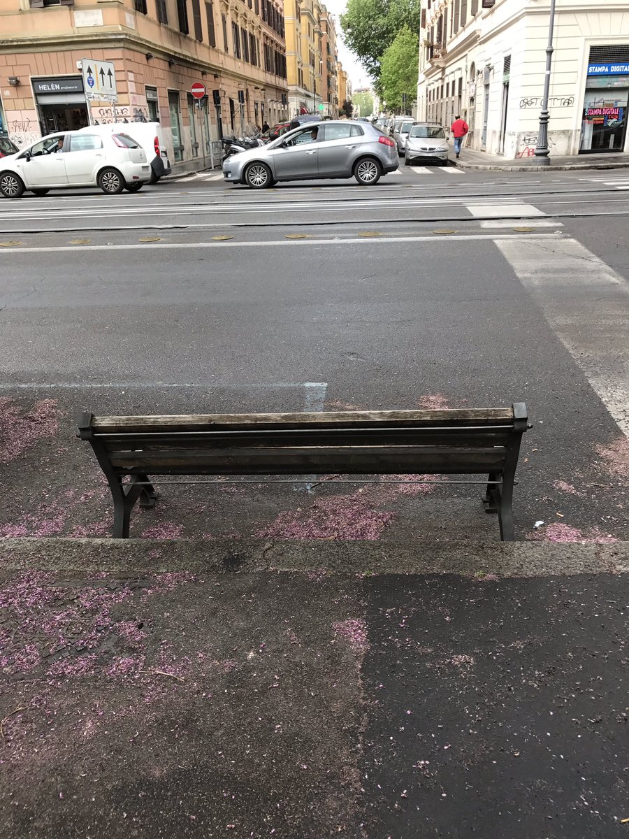 albertomtx's tweet photo. Questa non è la mia città, Roma https://t.co/96WDekRDRP