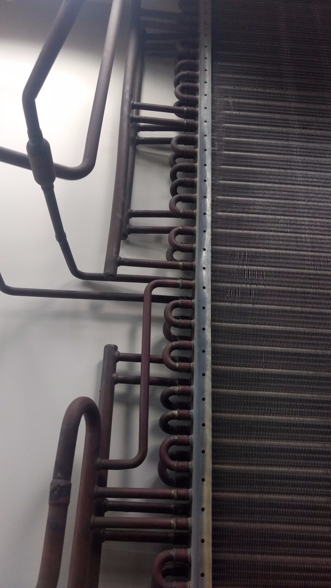 nwcoils's tweet photo. Nice picture of the circuit for Carrier 48TJF012 which is a BENT (Lshaped ) condenser coil #hvac #condensercoils #carrier # hvaclife https://t.co/VrdrwtC8RP