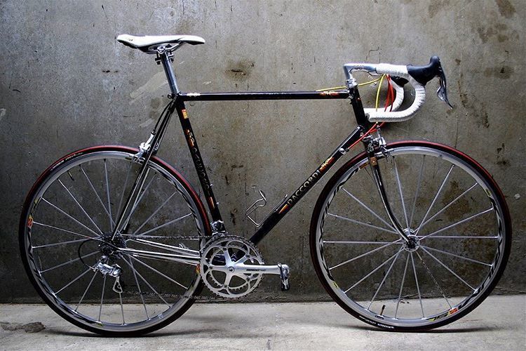 A fuego: Daccordi 50 Aniversario, de 1990. #labicidehoy #ciclismo #cycling #ciclismoclasico #vintagebicycle
  A fu… bit.ly/2pdi4vw