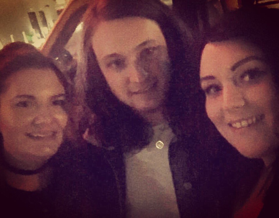 laurz8's tweet photo. This guy is amazing! Everyone needs to check out @ryanmcmusic definitely just as good as @edsheeran ! Great night last night in Glasgow 😁 https://t.co/tXIdWiVxn2