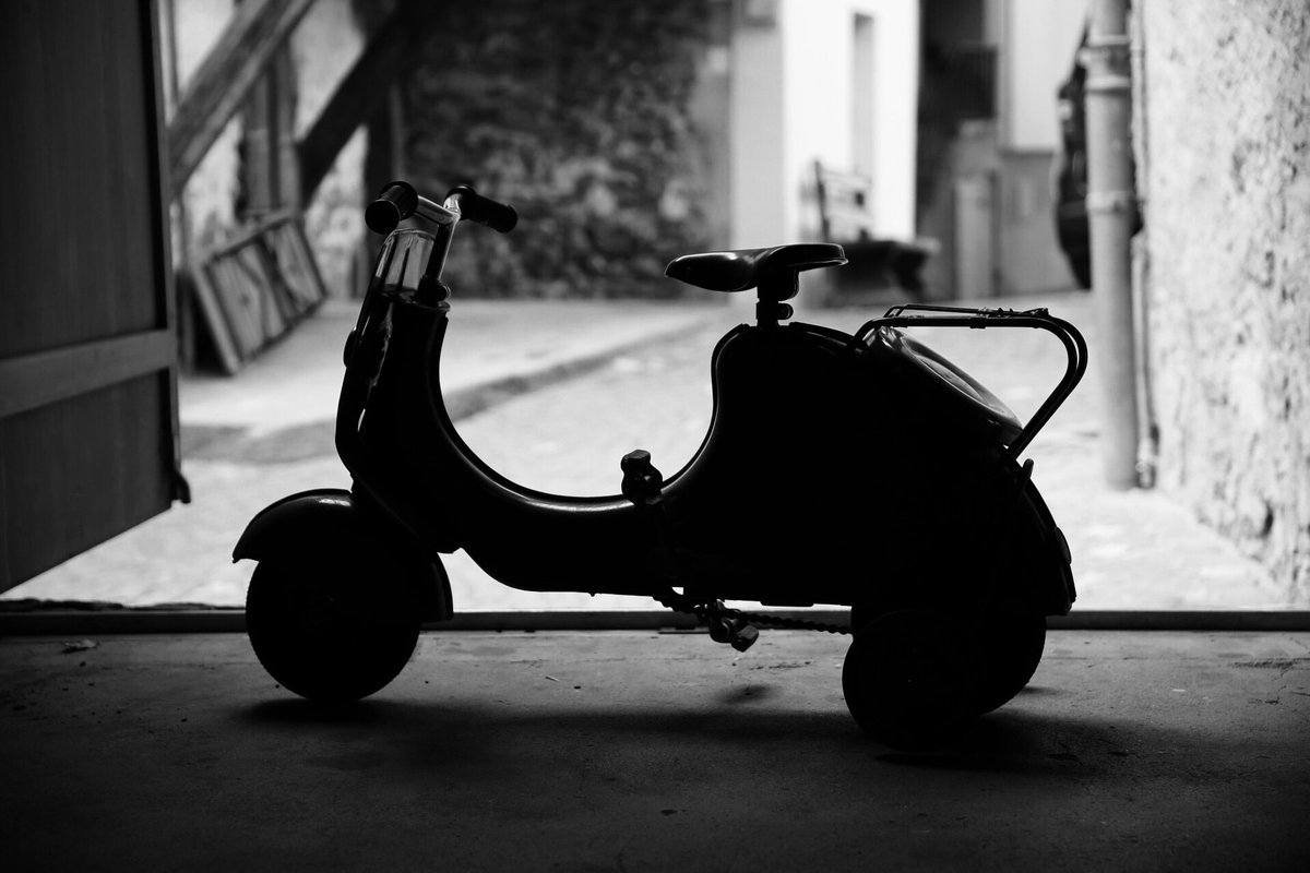 gigalcartoons's tweet photo. Restauration beendet #Ferbedo #Tretroller #Olack #Vespa #Nachwuchs #echtBlech https://t.co/uVd7RFwNAL