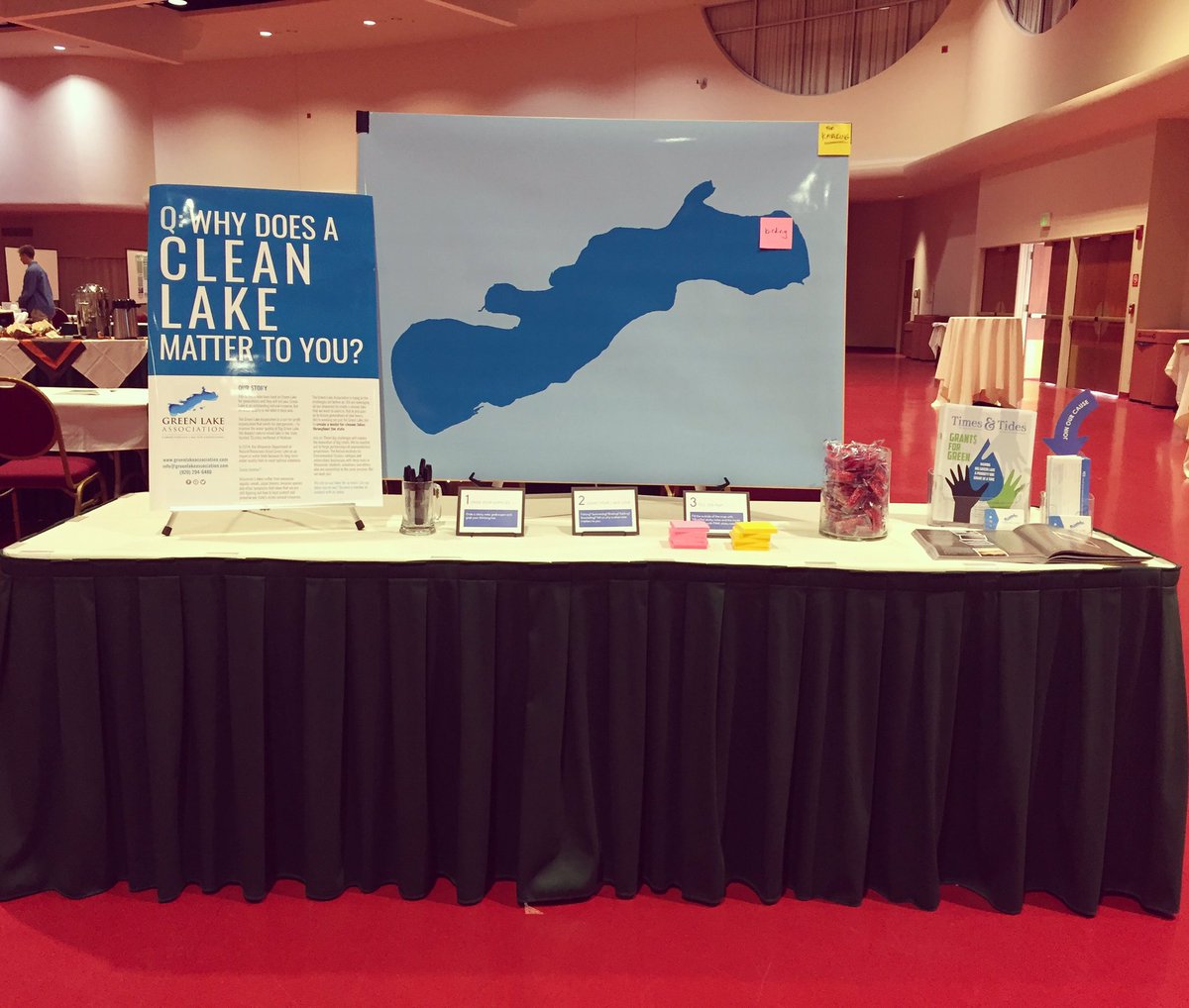 The GLA is at the #earthdayconf and wants to know: Why does a clean lake matter to you?
