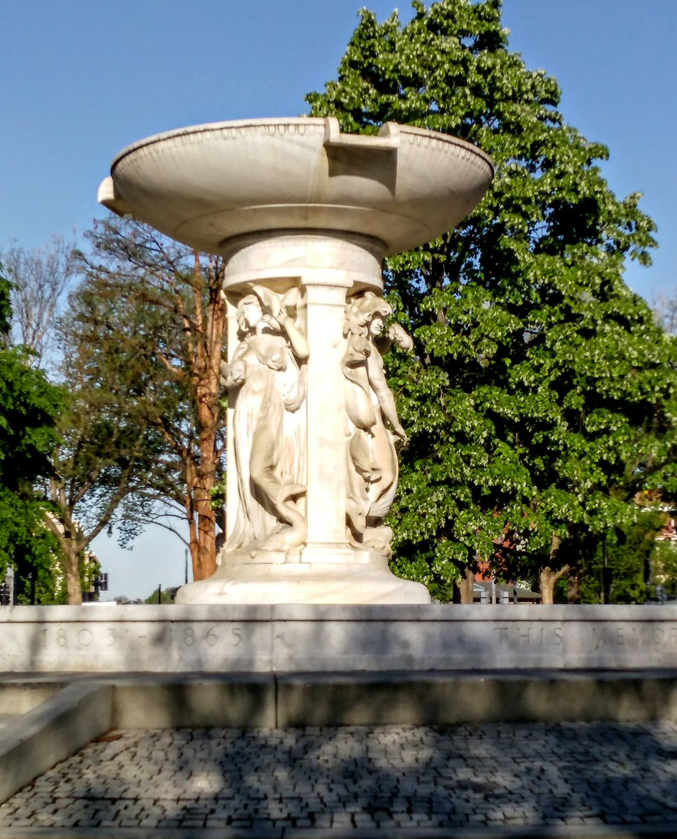 S_c_Foltz's tweet photo. Today I learned that this is Makeout Fountain. #DupontCircle #stayclassyDC #croppedoutthekissyfaces https://t.co/widl2CaqUC