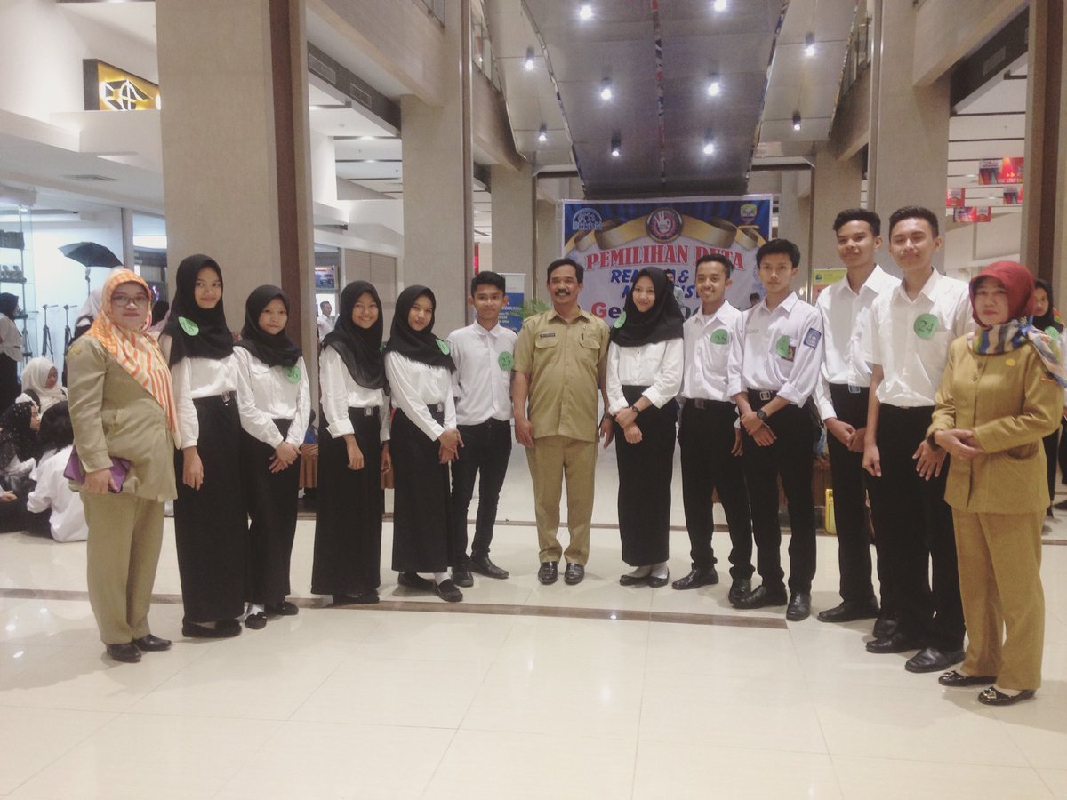 Selamat Dinda! @dindanabilaal Juara sbg. Duta Remaja Kab. Sumedang 2017 😊