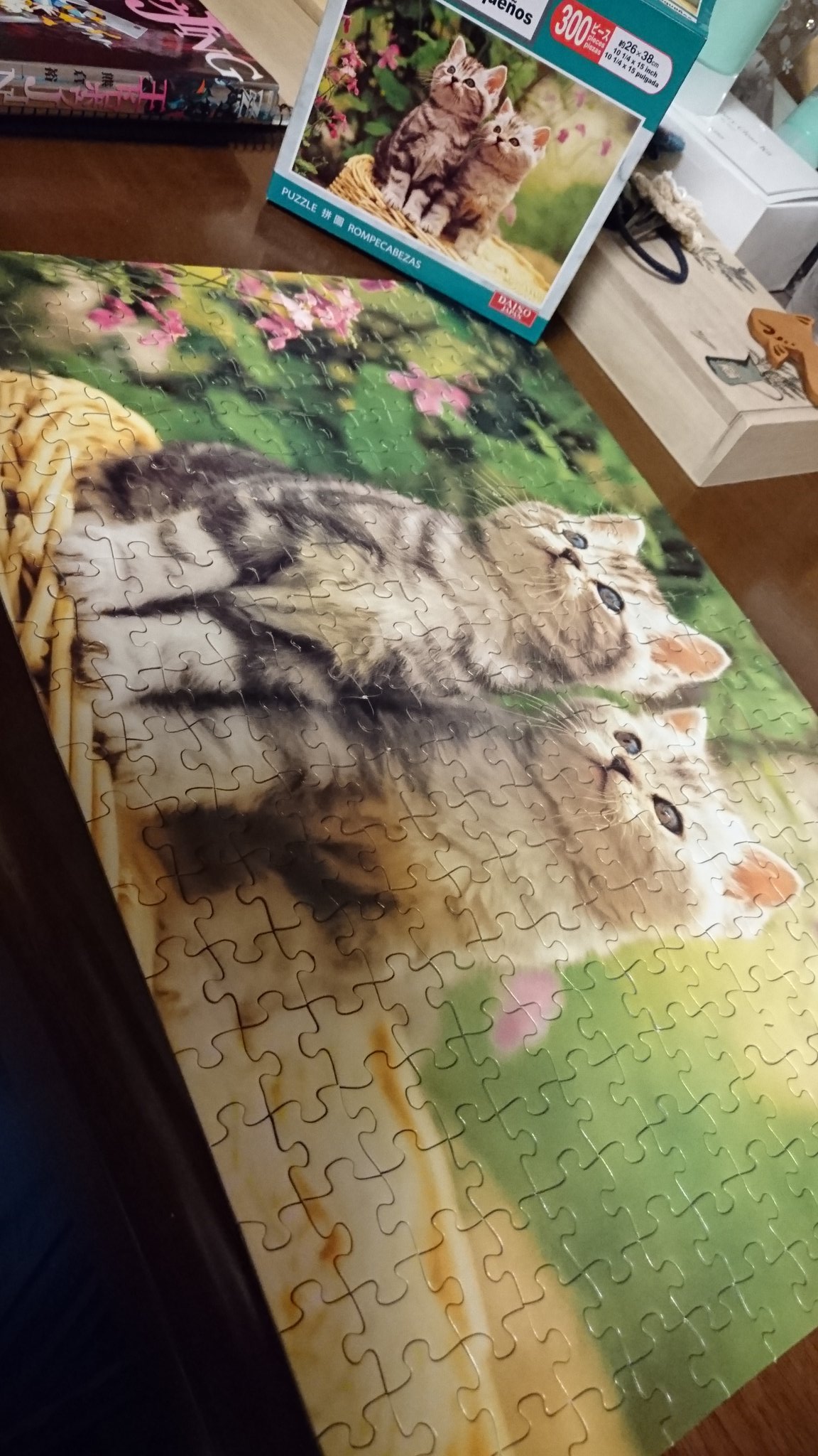 かっつあん のーし ダイソーの子猫パズルむずかった 1時間半くらいかな ジグソーパズル ダイソー 300ピース T Co Wkp9yxykkc Twitter