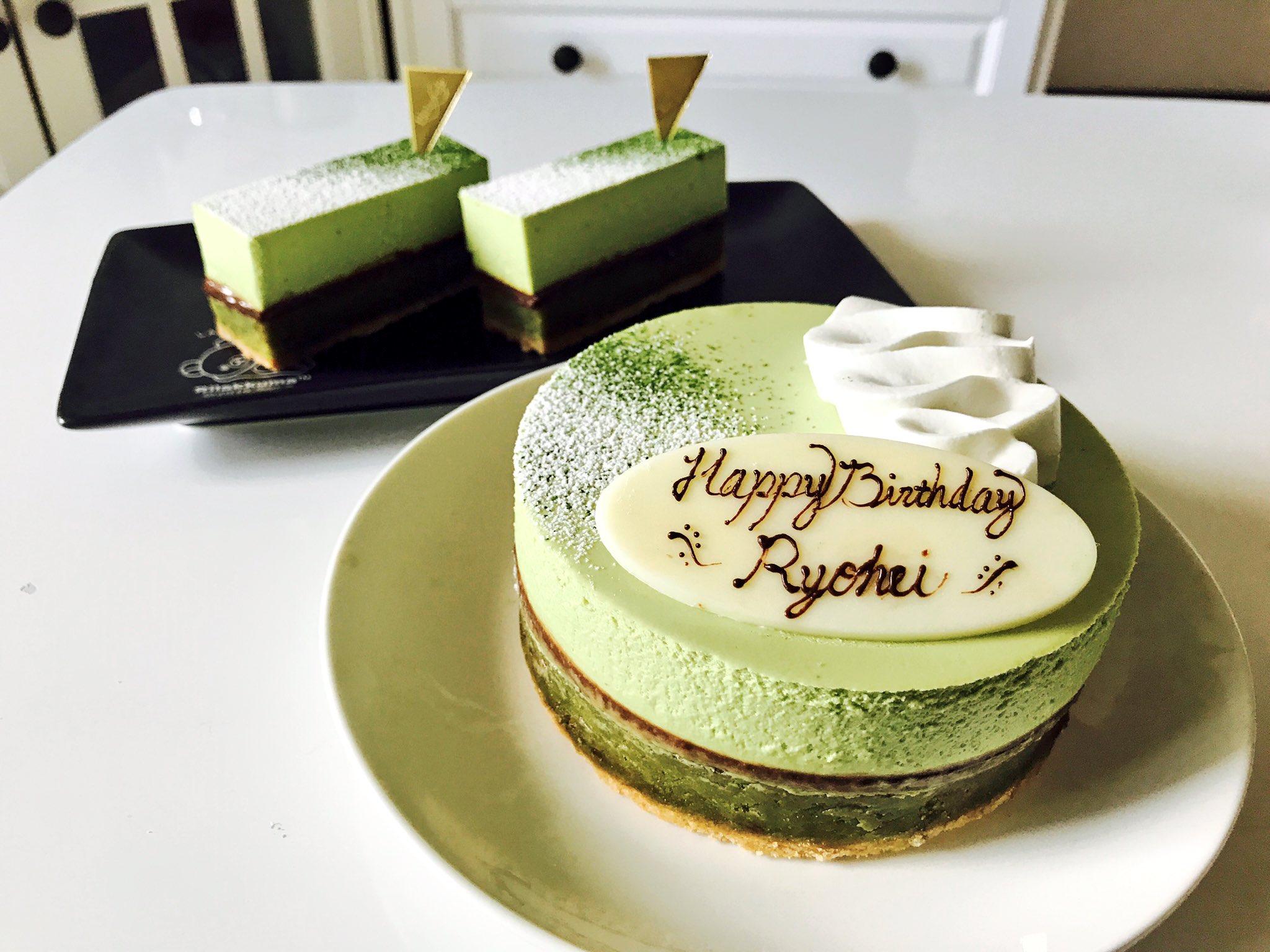 つちこ ジャポネ 彼氏くんの誕生日のために抹茶のケーキ 下から黄身あんのタルト ガナッシュ 抹茶のムースです 12センチが二台できたから一個は切ってプティガトーに こうゆうシンプルなケーキもありだね お菓子作り お菓子作り好きな人と