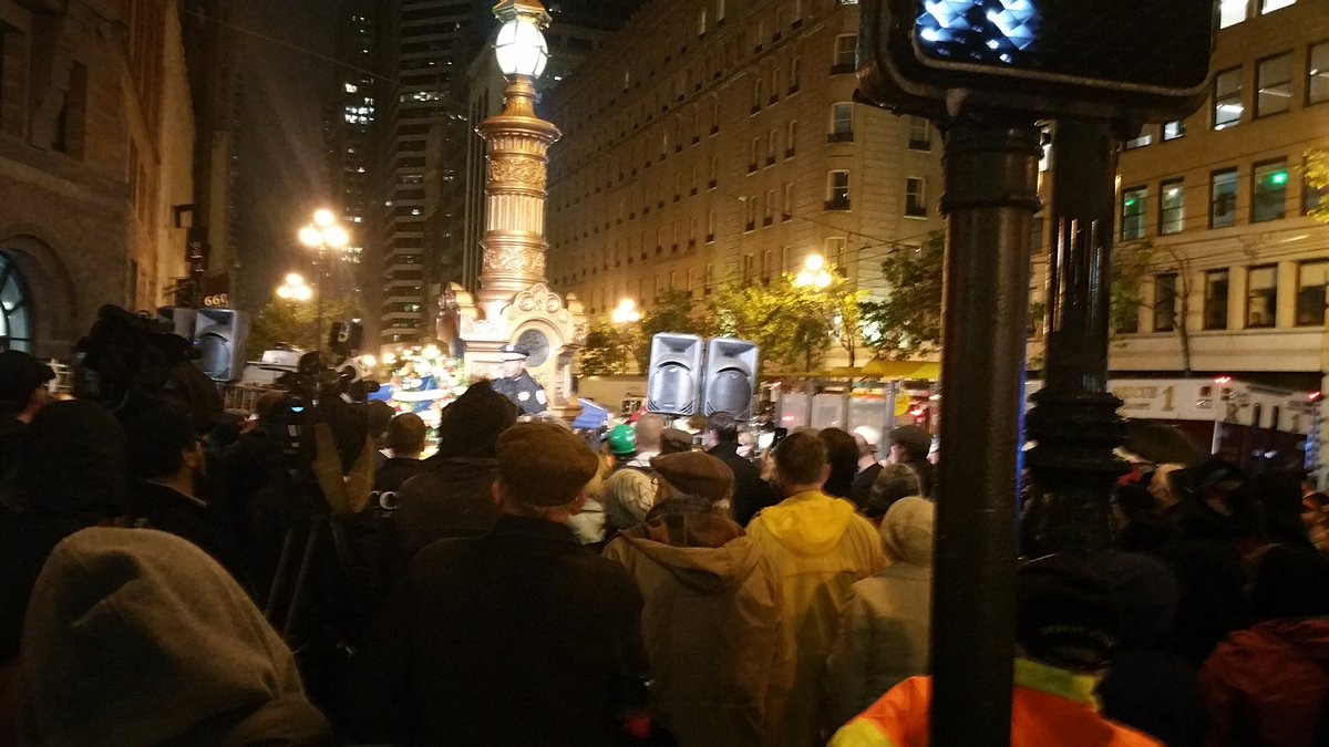 SFFDNERT's tweet image. Commemorating 1906 #earthquake #sanfranciscoearthquake #lottasfountain #sffd #sfpd #dem #NERT @Cal_OES