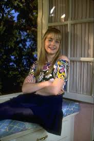  A happy 41st birthday to Melissa Joan Hart 