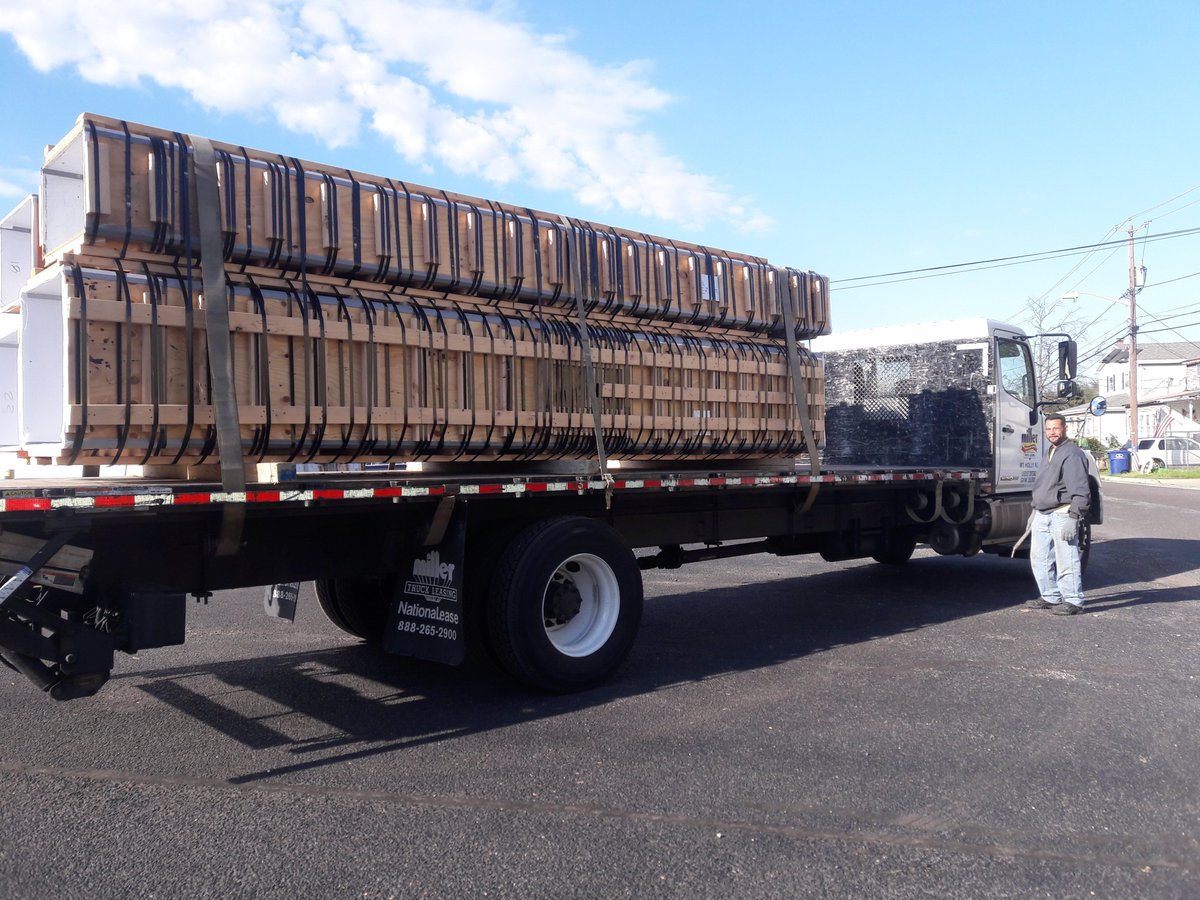 FormTubesDirect's tweet image. Our delivery driver Angel is loading up the truck with our custom concrete forms, preparing for a delivery to New York! Safe Travels!!
