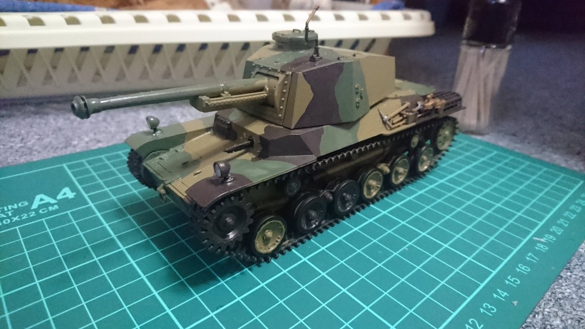 日本陸軍・一式砲戦車 1/35 (タミヤ)の製作 その2 (三色迷彩の