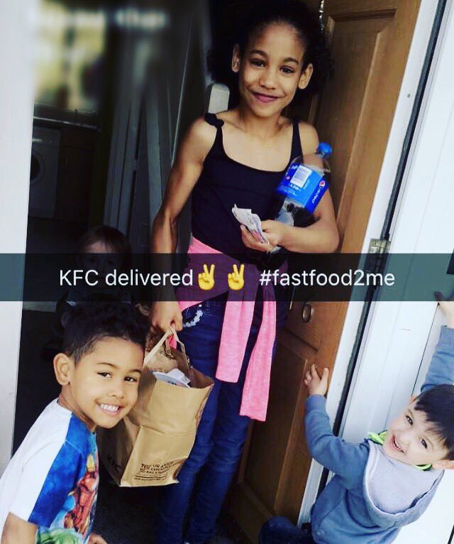 FastFood2Me's tweet image. Treat your kids this Easter! ORDER NOW - CLICK HERE &amp;gt;&amp;gt; goo.gl/iN9Uho

0113 870 5491 to place your order