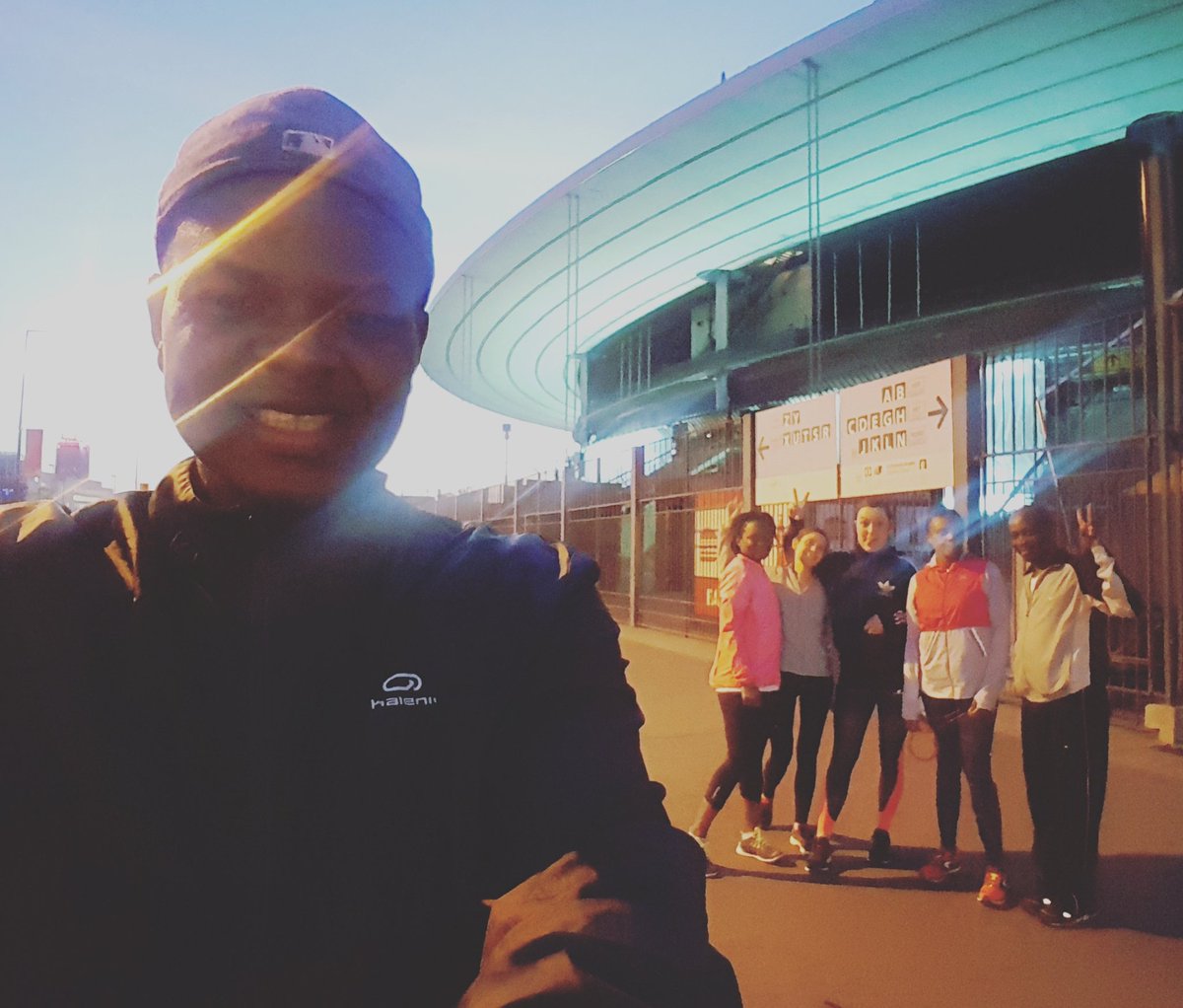 RunIsGood's tweet photo. #Running #20h00 #StadeFrance #PorteA #SeineSaintDenis  #bodyWeight #5km  
Tic tac... l'été arrive. À ce soir pour les maillots de bain... https://t.co/EyGTvJwyG8