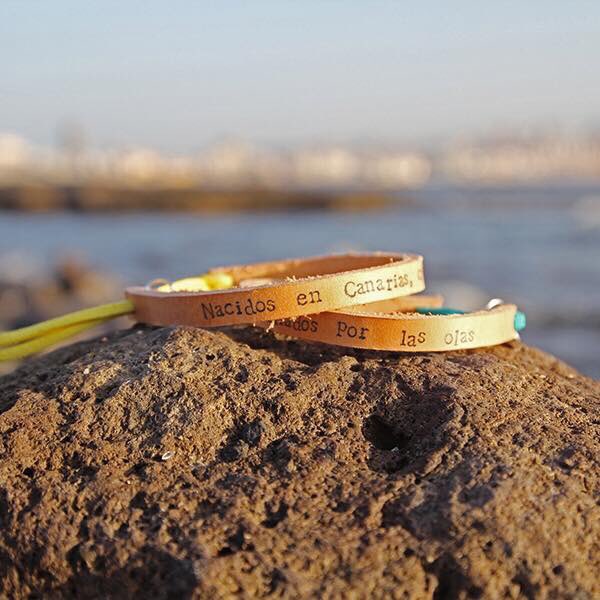 No nos olvidamos de dónde venimos: NACIDOS EN CANARIAS, CRIADOS POR LAS OLAS.