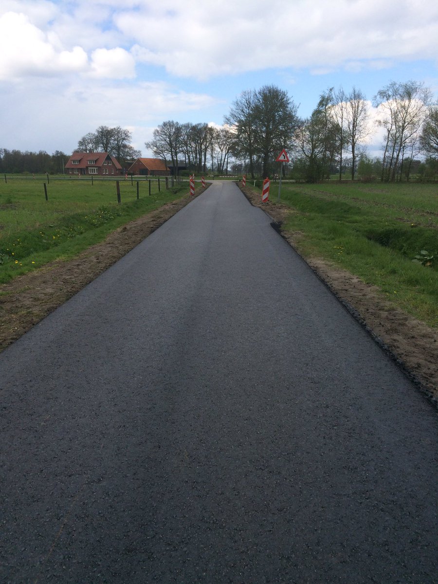 Mooi stukje asfalt! #Veendijk #renovatieofonderhoud #strakwerk
