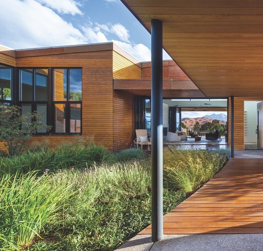 luxemagazine's tweet image. This Carbondale home interacts beautifully with the natural setting that surrounds it
#LuxeCO Mar/Apr
Interiors: @… ift.tt/2oRw5xU