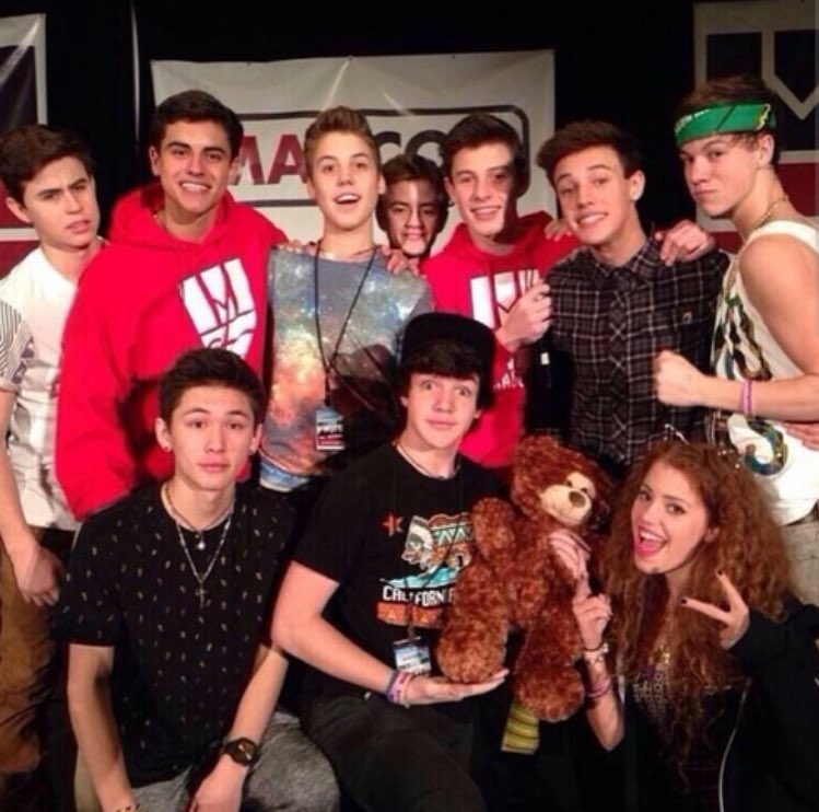 thsbigtoe's tweet photo. #3yearsofmagcon https://t.co/hP0WHonHmM