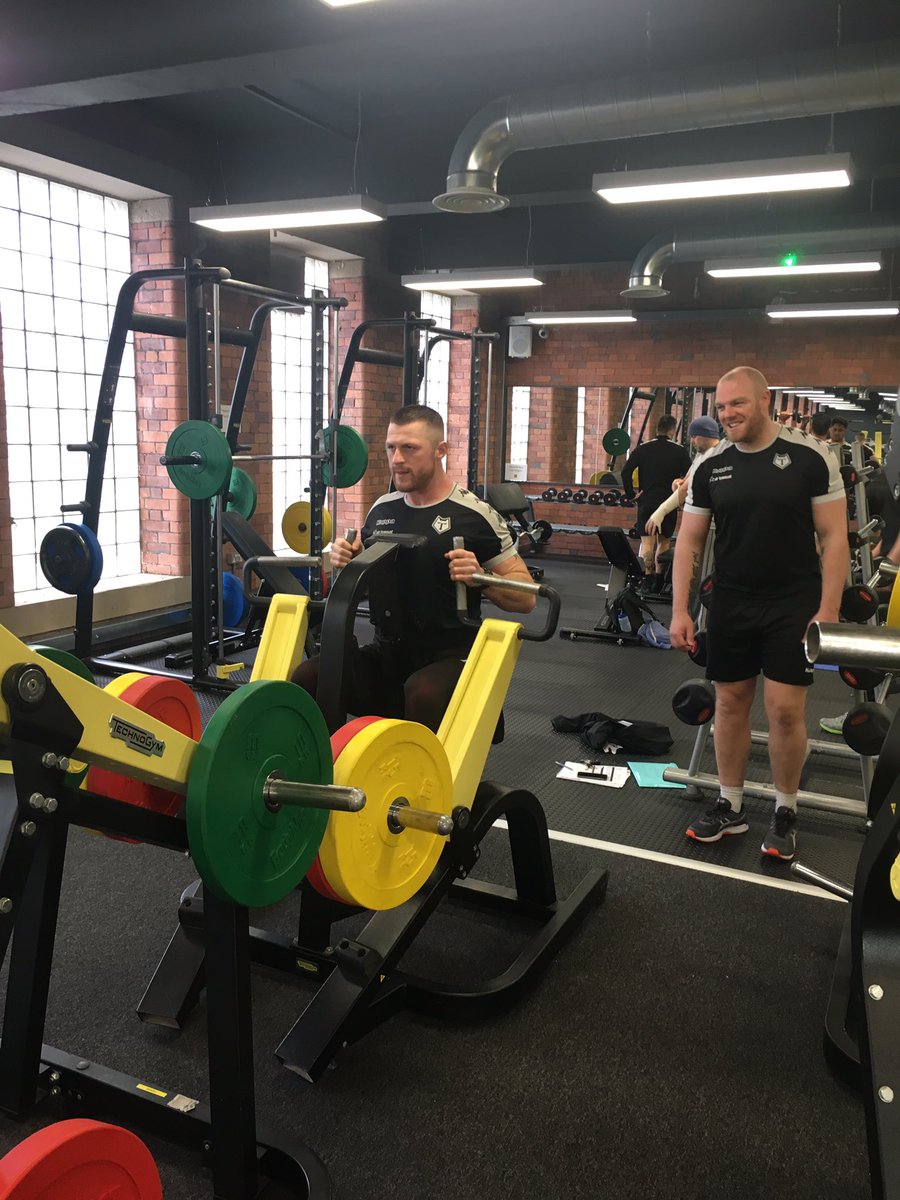 Great couple of days training to start a big week.. 

*prehab - strength - wrestle - field*

#freshfade #bigbadSid #runwiththepack