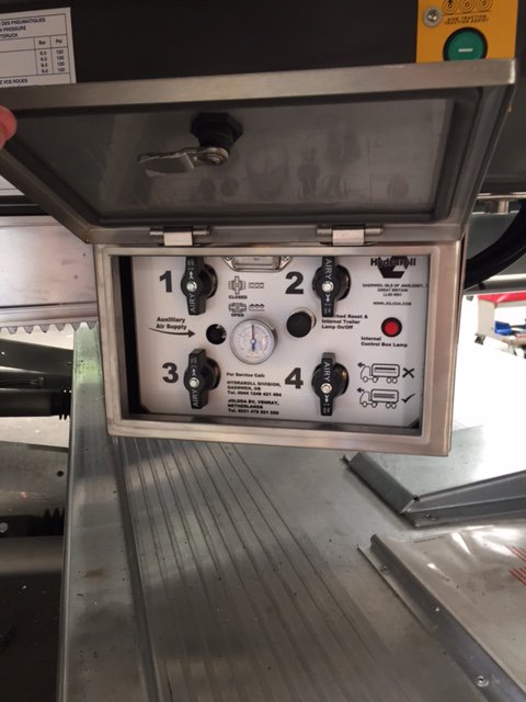 CarrosserieElenbaas tweet media