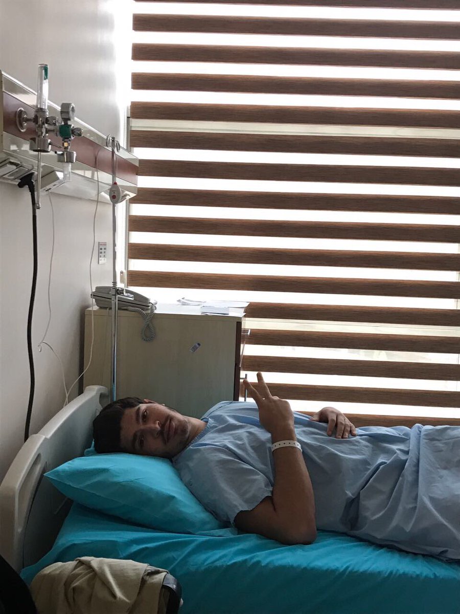 isikdeatheaters's tweet photo. Degerli keeperimiz ve yardimci kaptanimiz bugun dizinden ameliyata girecek. Kaptanimiza gecmis olsun diyoruz. https://t.co/EUsEeIVQbW