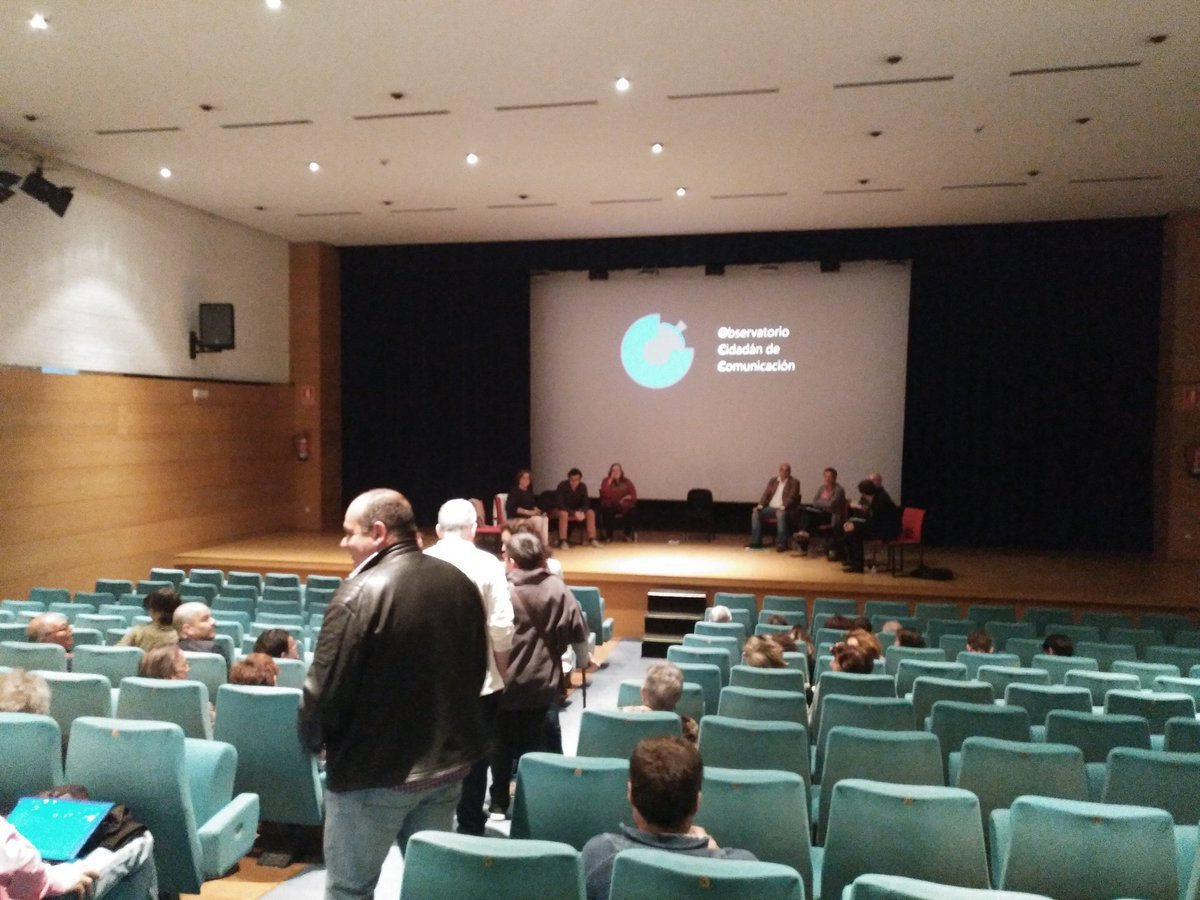 OCC_SdC's tweet photo. Comeza a encherse o Auditorio de Galicia para o #CompostelaDebate #OCC . https://t.co/vCNp9uSNeK