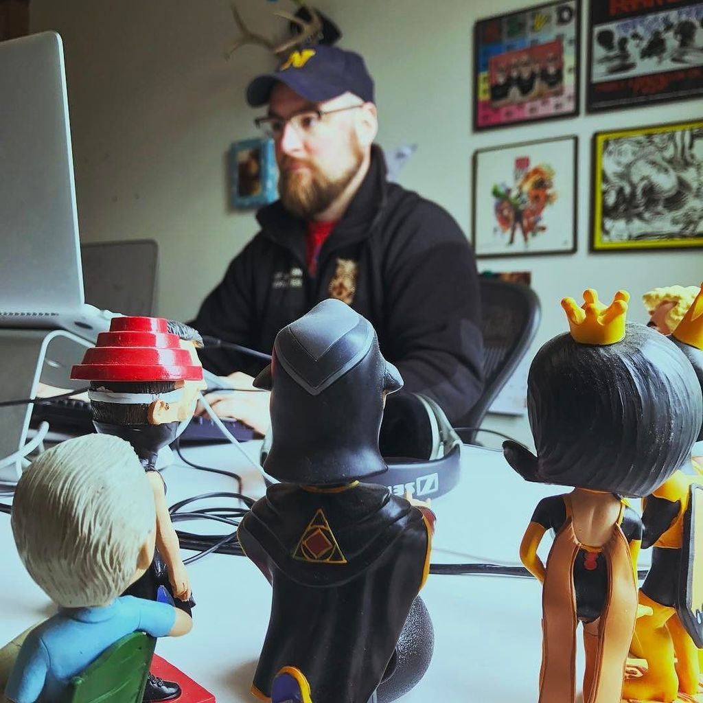 thirstyboy's tweet photo. Working with an audience. https://t.co/I93ck38OZQ https://t.co/7UlgzaqUpj