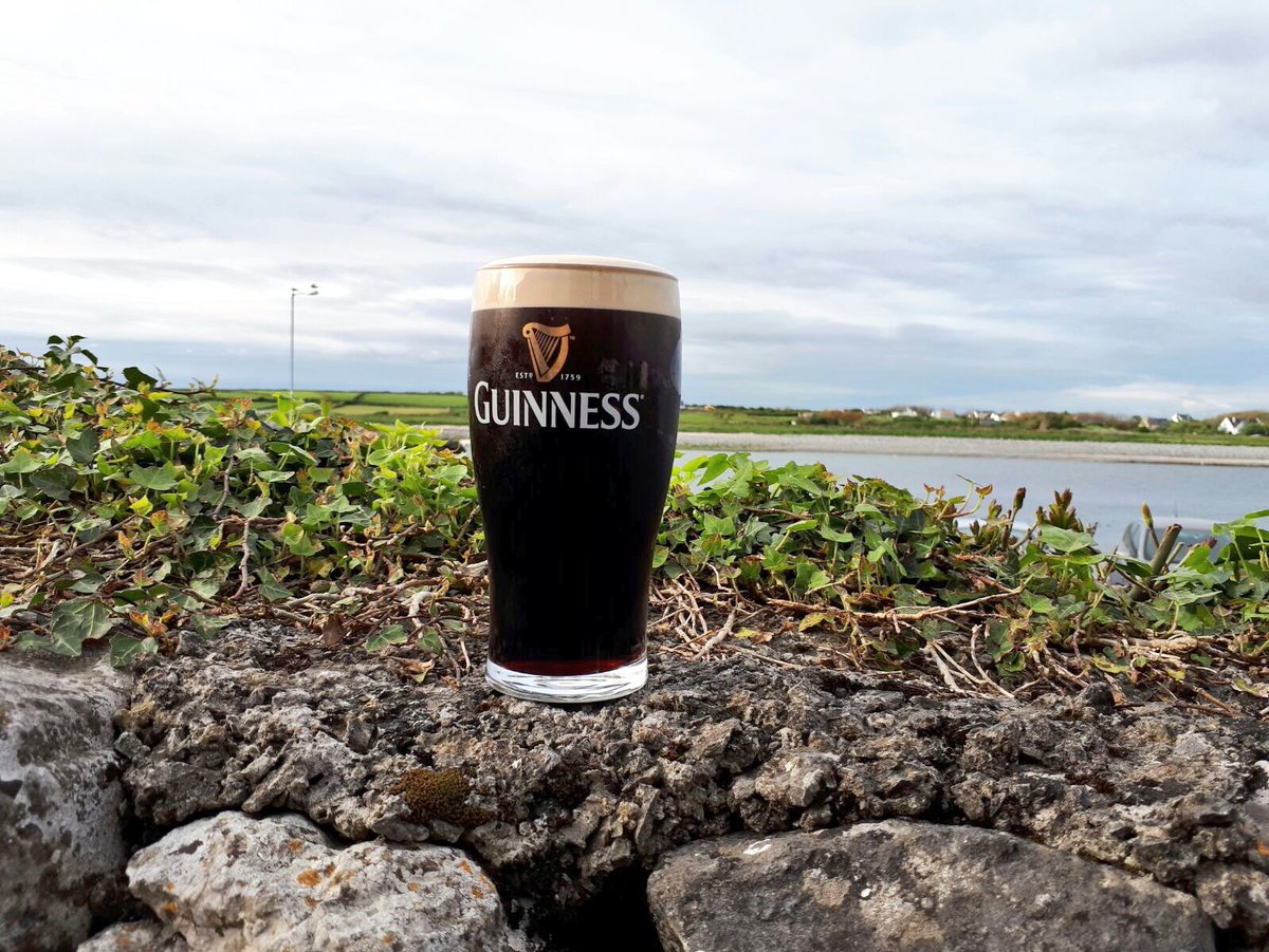 OranMasterson's tweet photo. #LinnanesBar in #Newquay #TimeForAGuinness @GuinnessIreland it doesn't get any better than this! https://t.co/L4VzsF1Zma