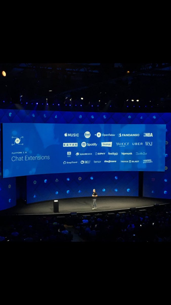 Quell est la marque française présente derrière D. Marcus à F8 ? #F8 #Voyages-sncf #messenger