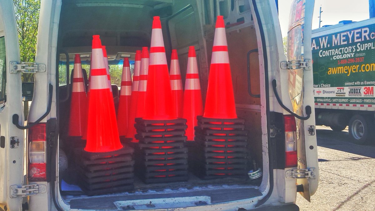 AWMeyerCo's tweet photo. @awmeyerco shipping and receiving gearing up for a delivery of Reflective Cones. #workzonesafety #reflectivecones #construction #awmeyer https://t.co/GLzzjStF6A