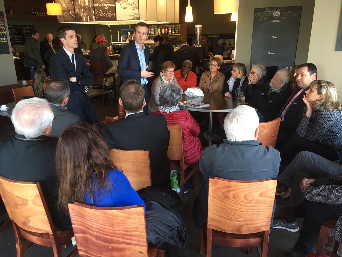 emmanuel_couet's tweet photo. Café citoyen à Beauregard #Rennes. 5 jours pour convaincre #Hamon2017 et dissiper les mirages. https://t.co/4HjIHcIElD